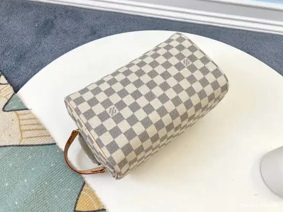 Cheap TOILETRY BAG LOUIS VUITTON 0625